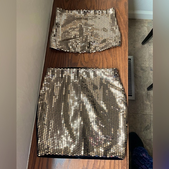 Olive Tree Dresses & Skirts - 2 piece gold sequin skirt & bandeau top